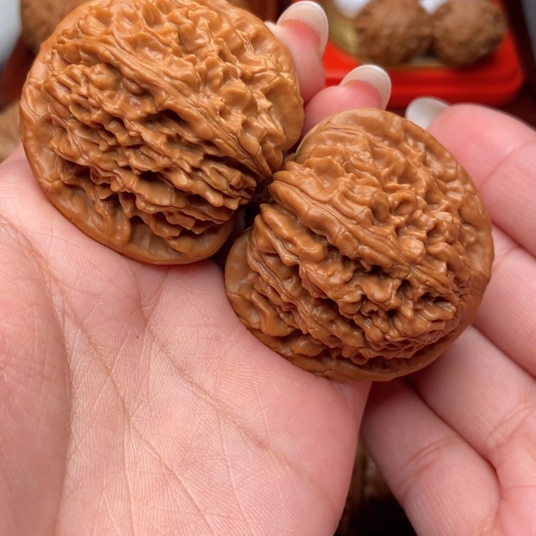 把件文玩核桃红皮山地楼45