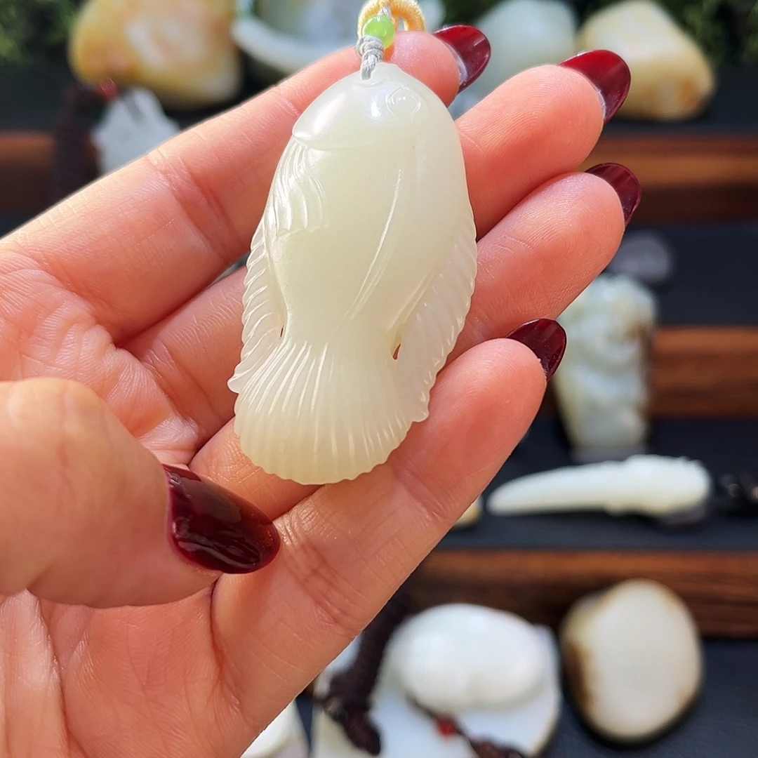 和田玉（糖玉）未镶嵌挂件且末黄口鱼