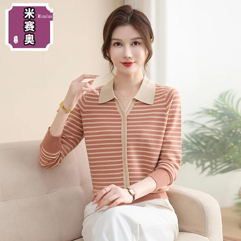 妈妈秋装2025新款时尚翻领上衣条纹针织打底衫中老年女装洋气毛衣