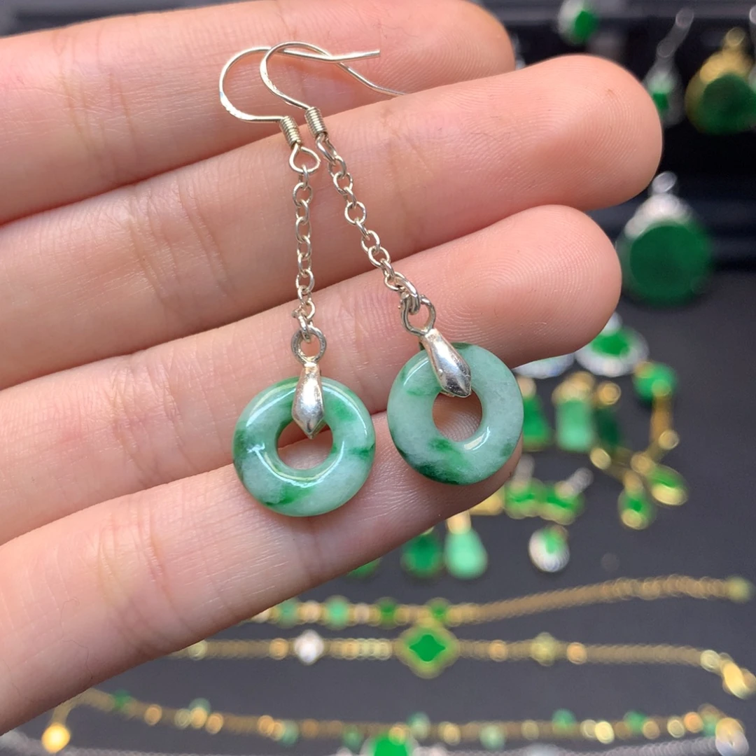 翡翠未镶嵌耳饰有纹裂