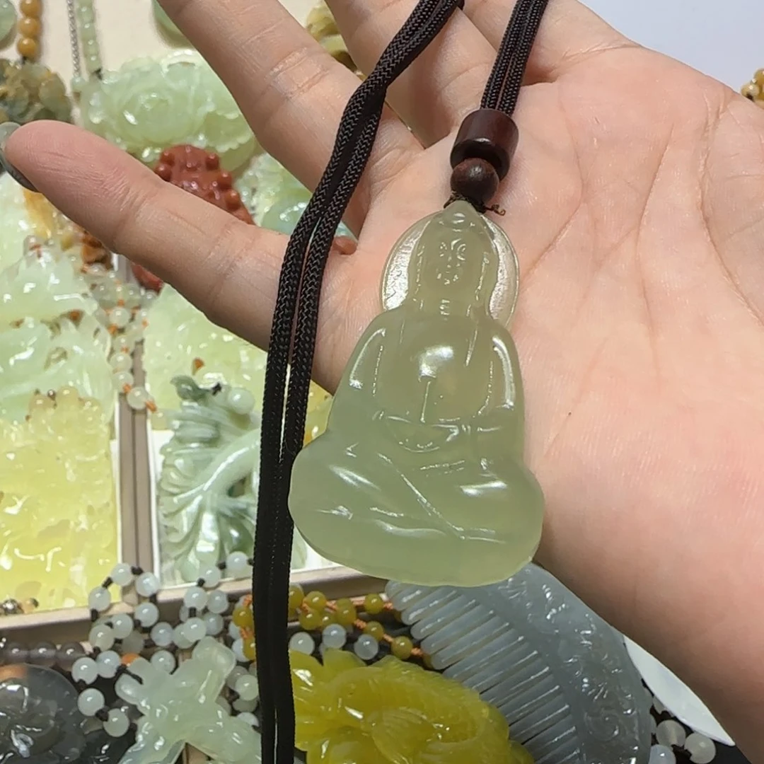 未镶嵌蛇纹石玉吊坠