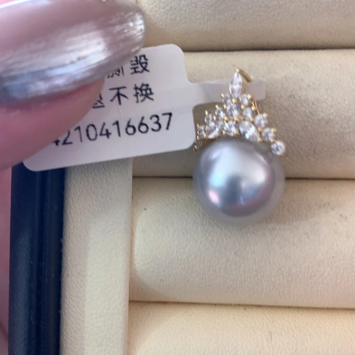 颈饰18K金镶嵌海水珍珠