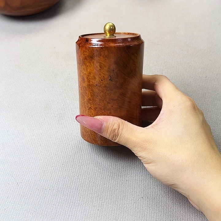 木质舍*缅甸花梨木牙签盒一个