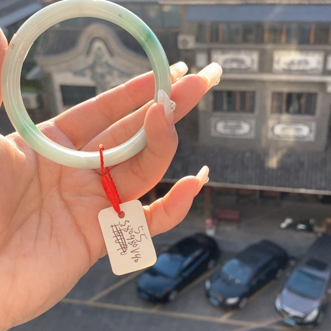 翡翠手镯未镶嵌55-56圈口