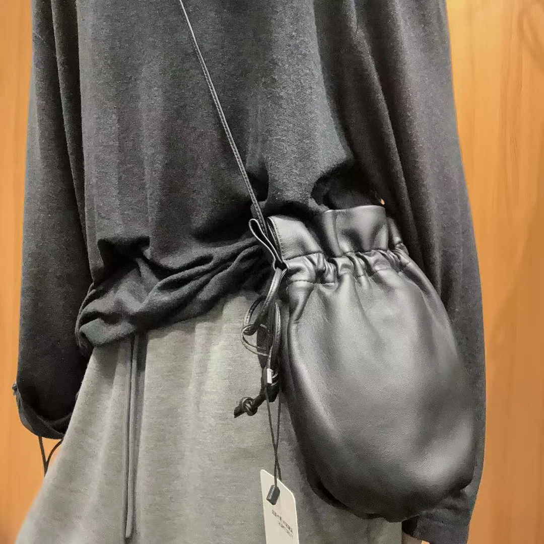 95新 BOTTEGA VENETA/葆蝶家 【福利】【蕾】 2NL601 黑色小福袋包