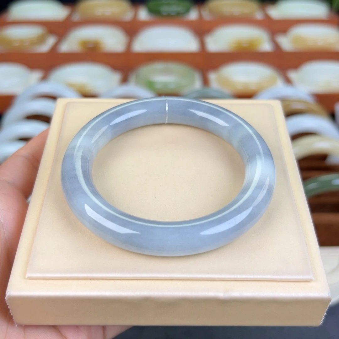 和田玉手镯未镶嵌青花手镯