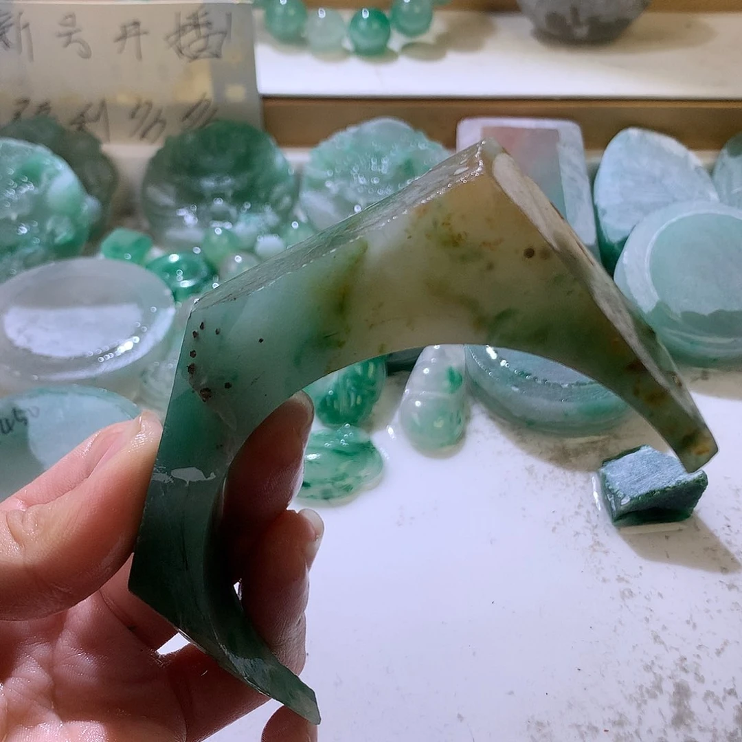 石英质玉未镶嵌珠宝半成品