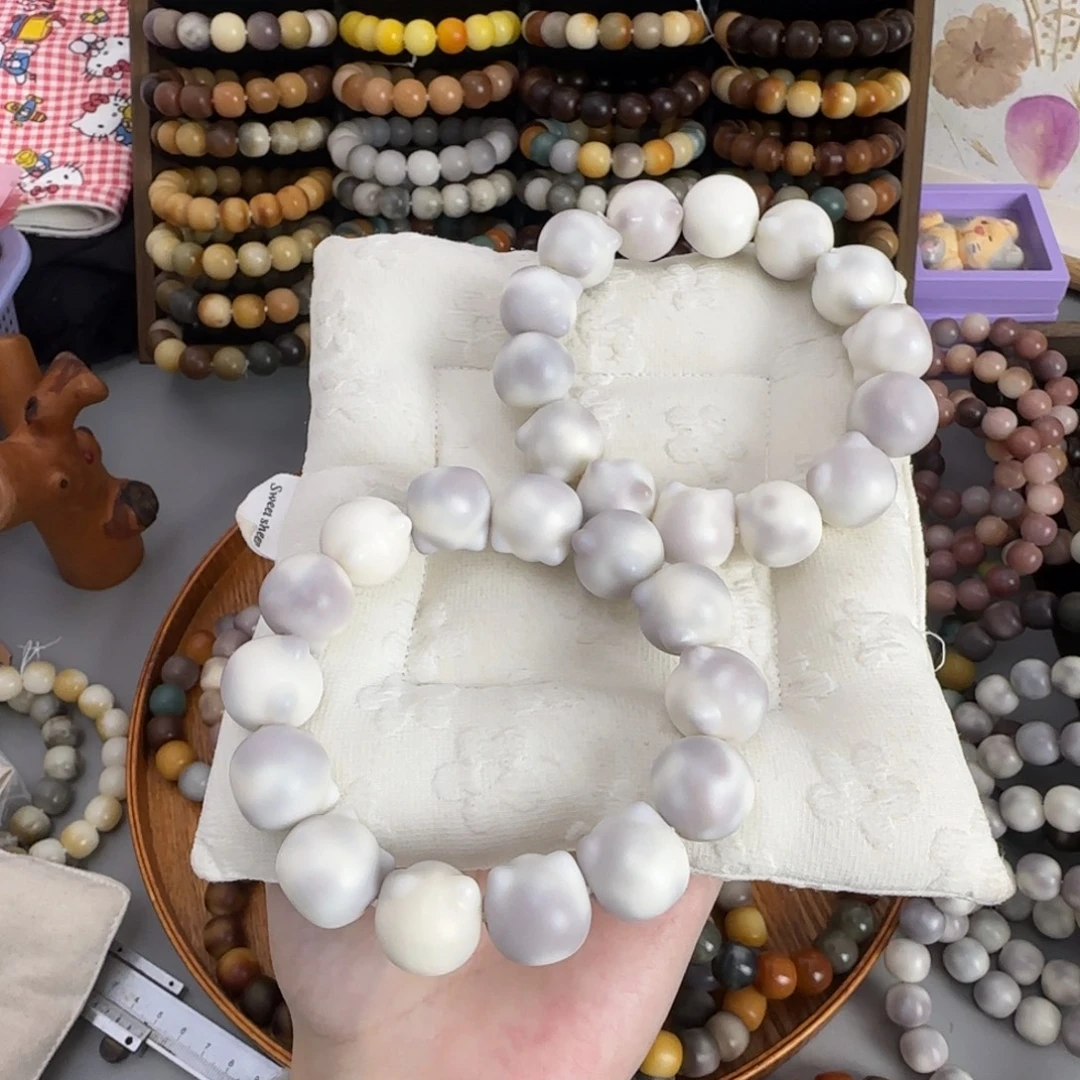 白玉菩提吊坠卡18猫猫头 默认微微瑕