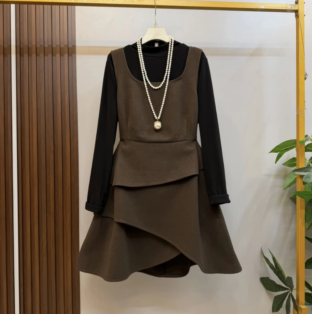 （莉莉家）大码女装冬季时尚气质马甲连衣裙内搭小衫两件套
