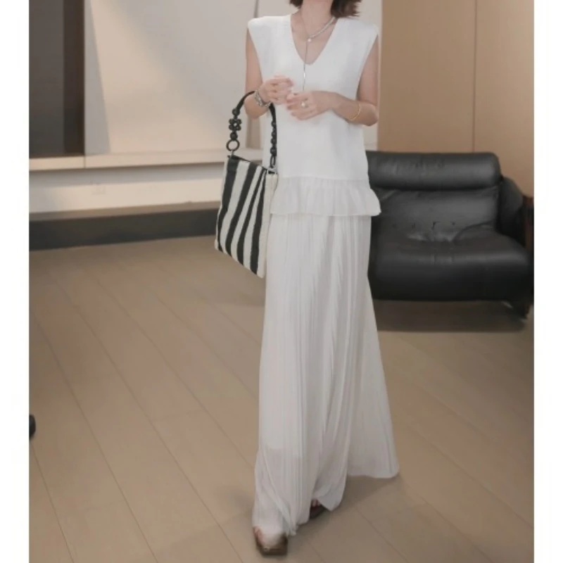 春季新款V领宽松夏季荷叶边拼接无袖背心+百搭半身裙LK2503306