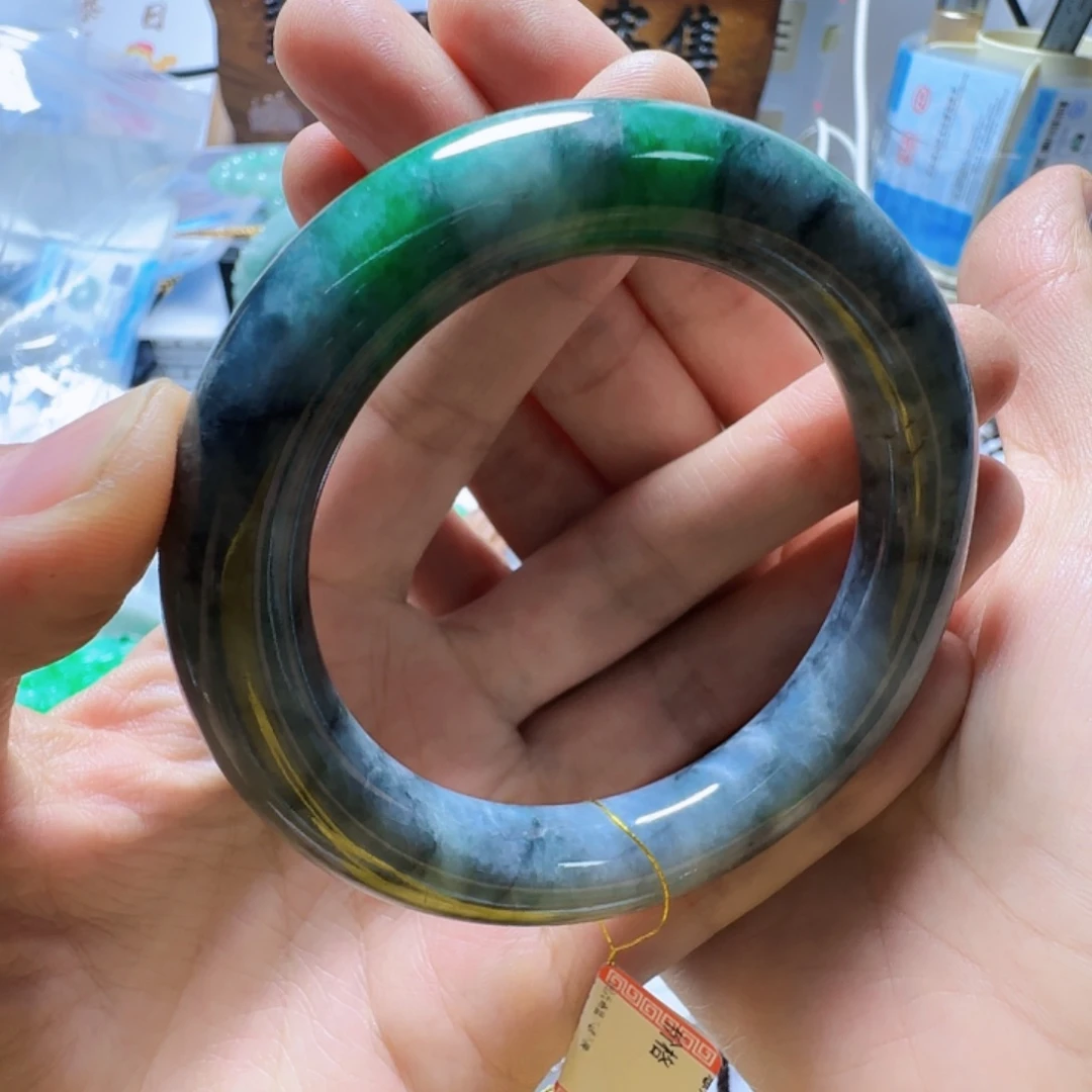 非***凡翡翠未镶嵌手镯翡翠350