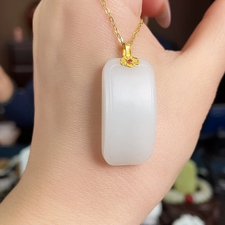 和田玉18K金镶嵌颈饰定制发货