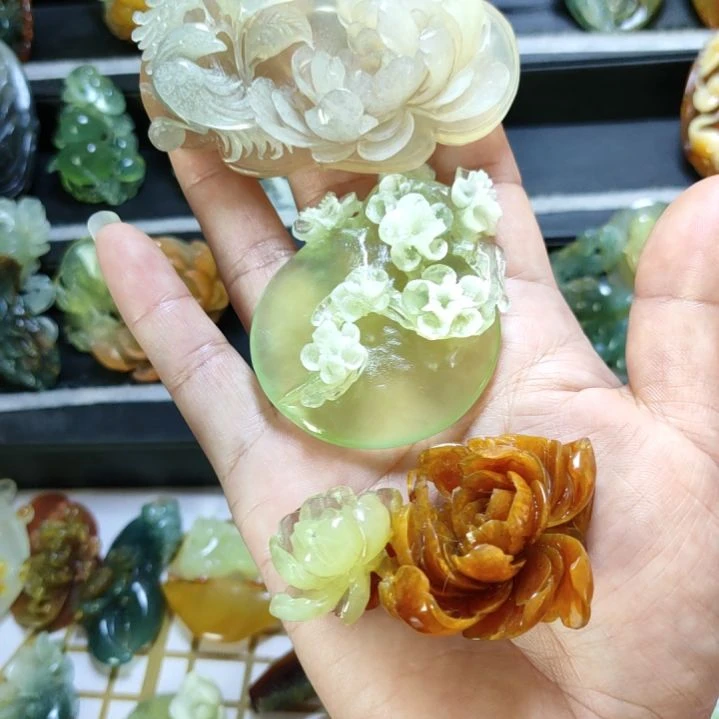 吉***喵蛇纹石玉合金颈饰