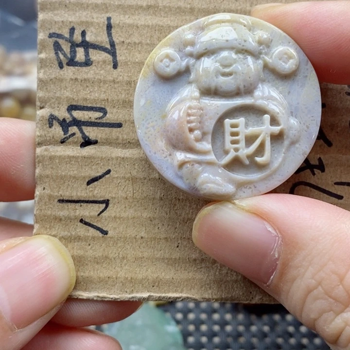 硅化珊瑚（珊瑚玉）颈饰未镶嵌