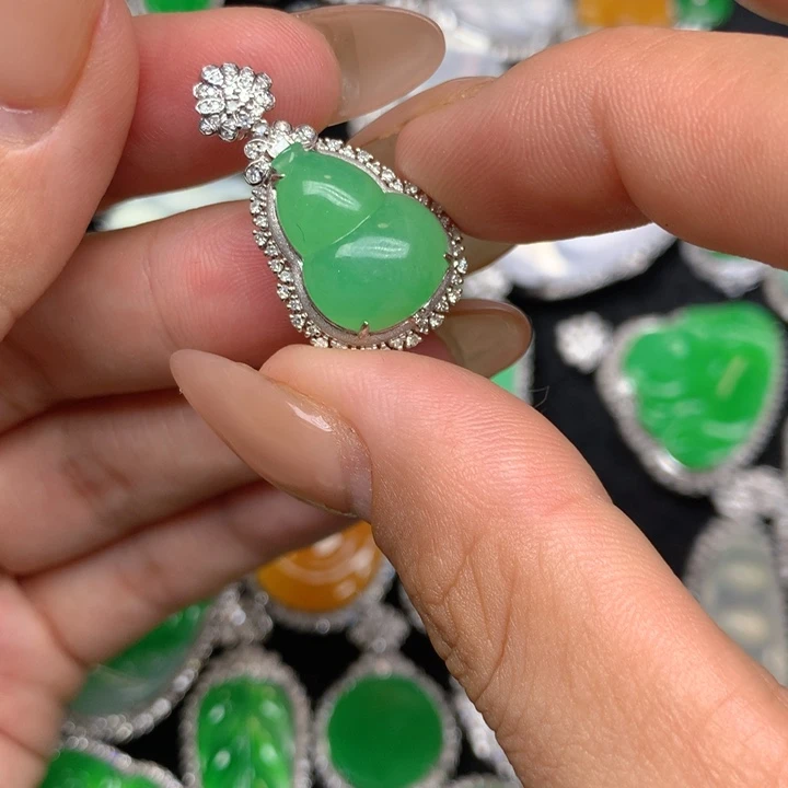 翡翠18K金镶嵌吊坠(不含链)