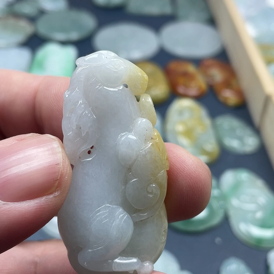 翡翠未镶嵌颈饰马