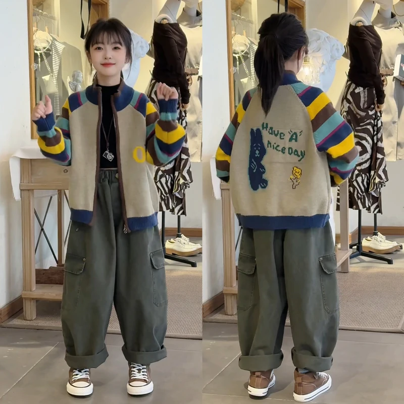 女童秋季新款潮流彩条拼色字母毛衣开衫洋气宽松工装裤两件套