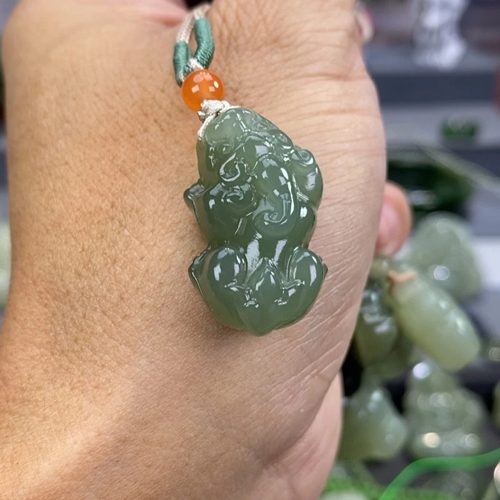 和田玉颈饰未镶嵌