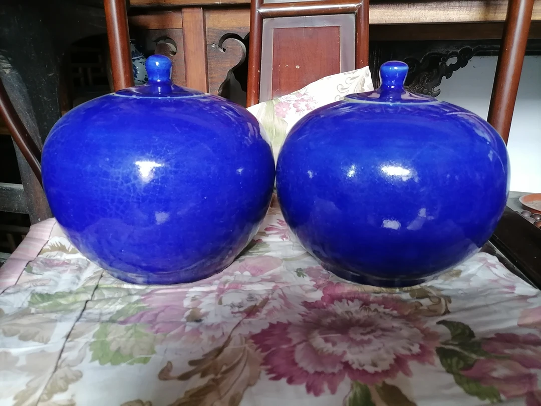 一对霁兰釉大罐子，有磕碰，摆件色釉蓝釉蓝色陶瓷工艺品使用均可