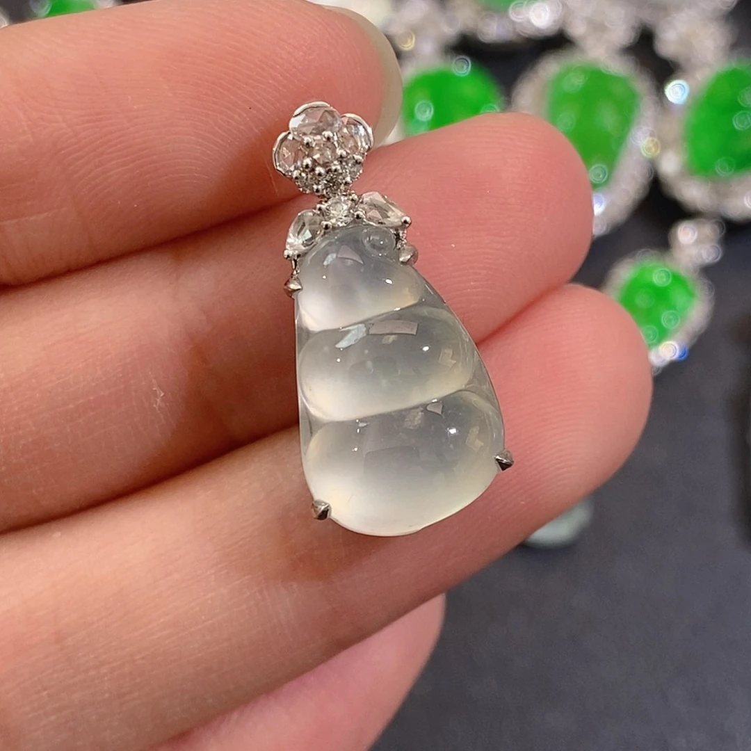 翡翠颈饰18K金镶嵌天然缅甸A货翡翠