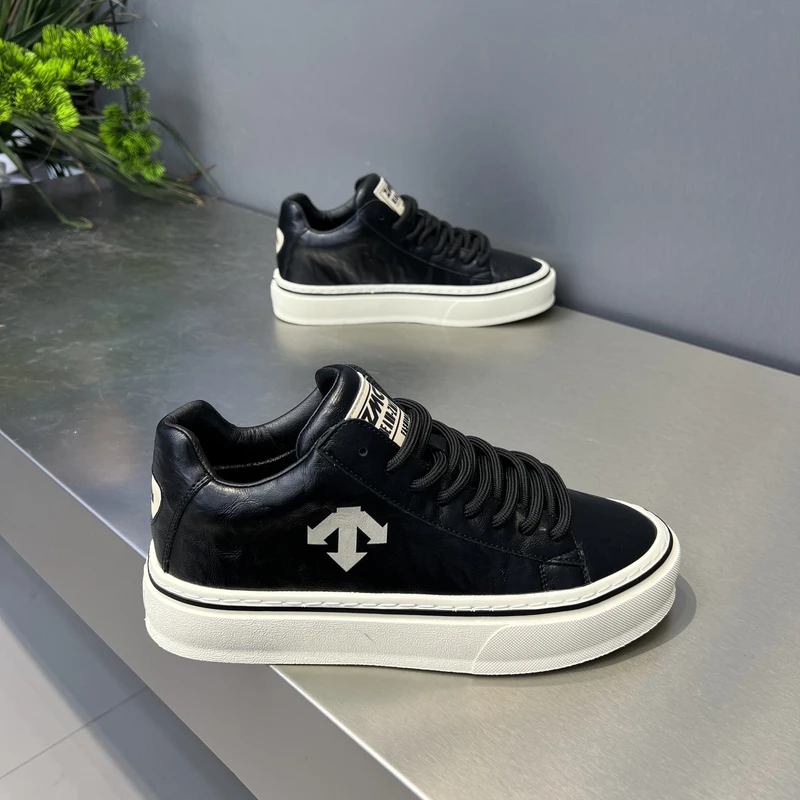 66-558秋冬新款男鞋皮面舒适百搭软底板鞋男士时尚休闲鞋