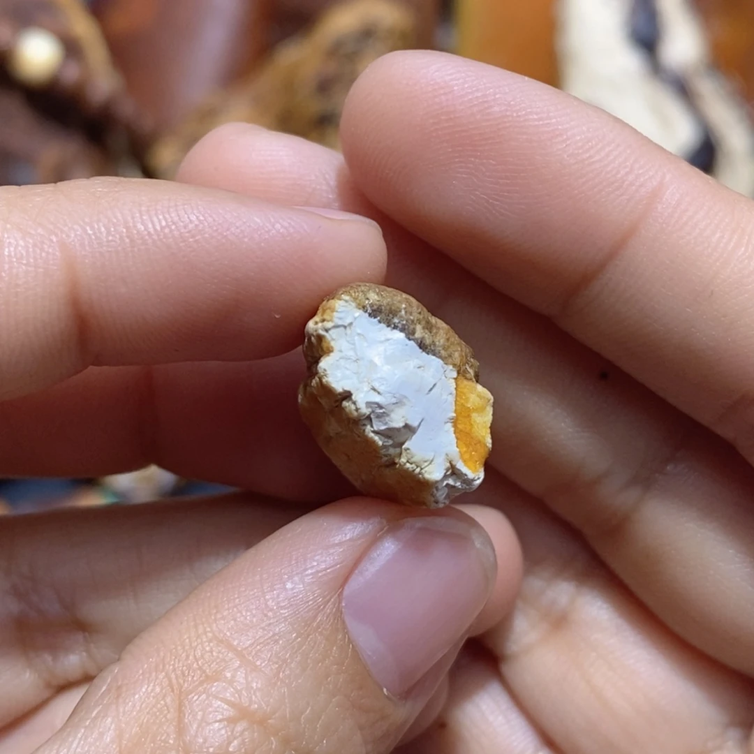 弓****定制琥珀蜜蜡原石