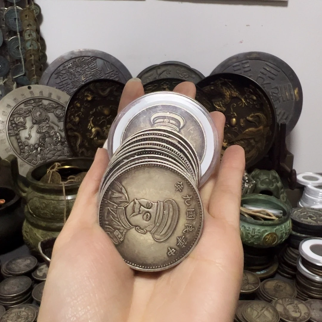 金属复古工艺品人物