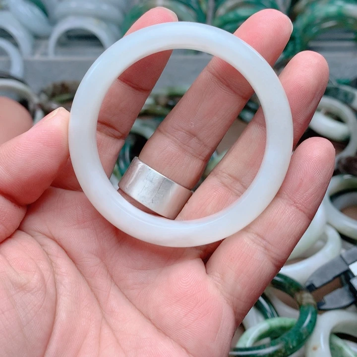 独山玉未镶嵌手镯54