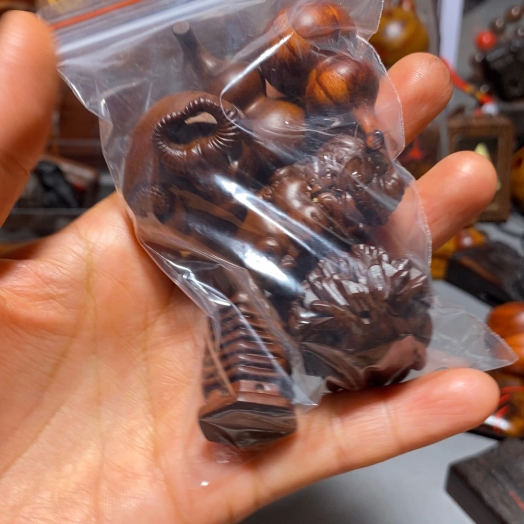 紫***宸绒质精品枣木工艺品