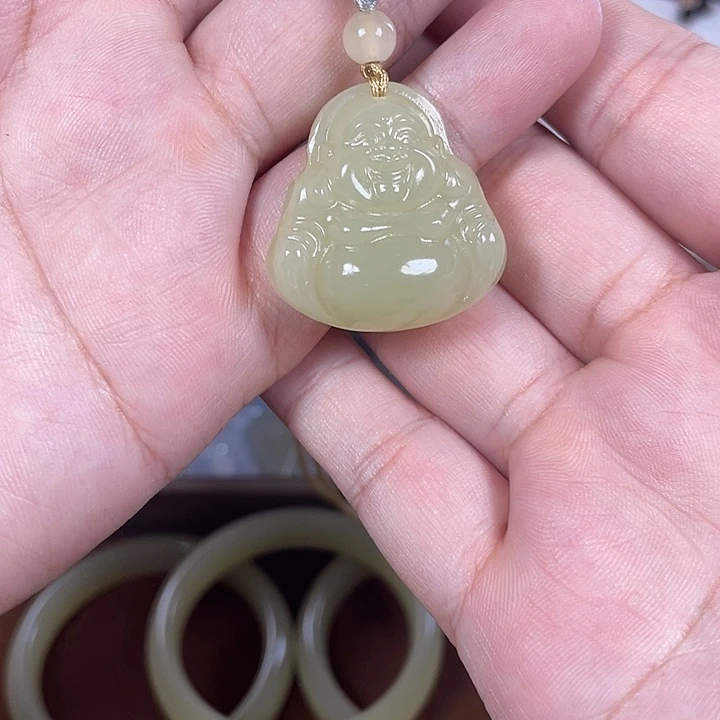 石英质玉未镶嵌颈饰佛公30