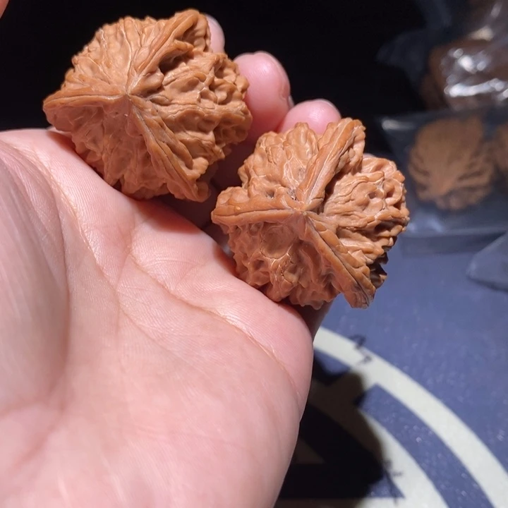 文玩核桃吊坠37尺盘山三棱