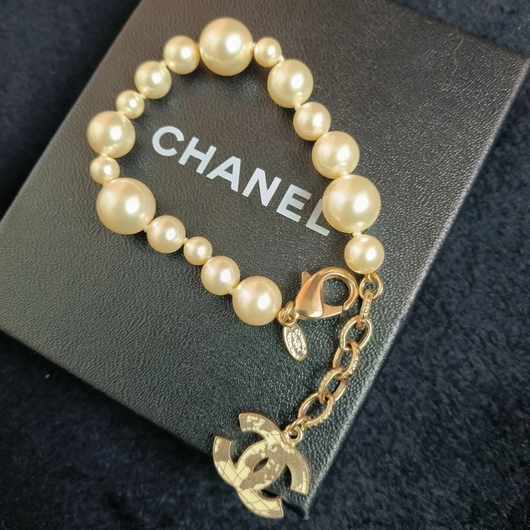 99新 Chanel/香奈儿 手链地球精致时尚经典双C