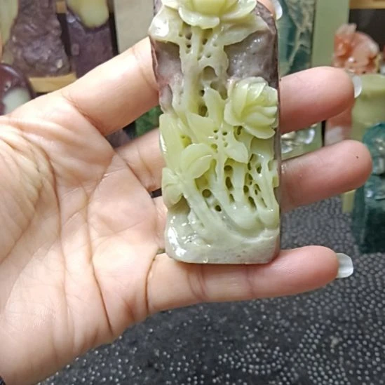 青田石达***馆青田龙蛋石