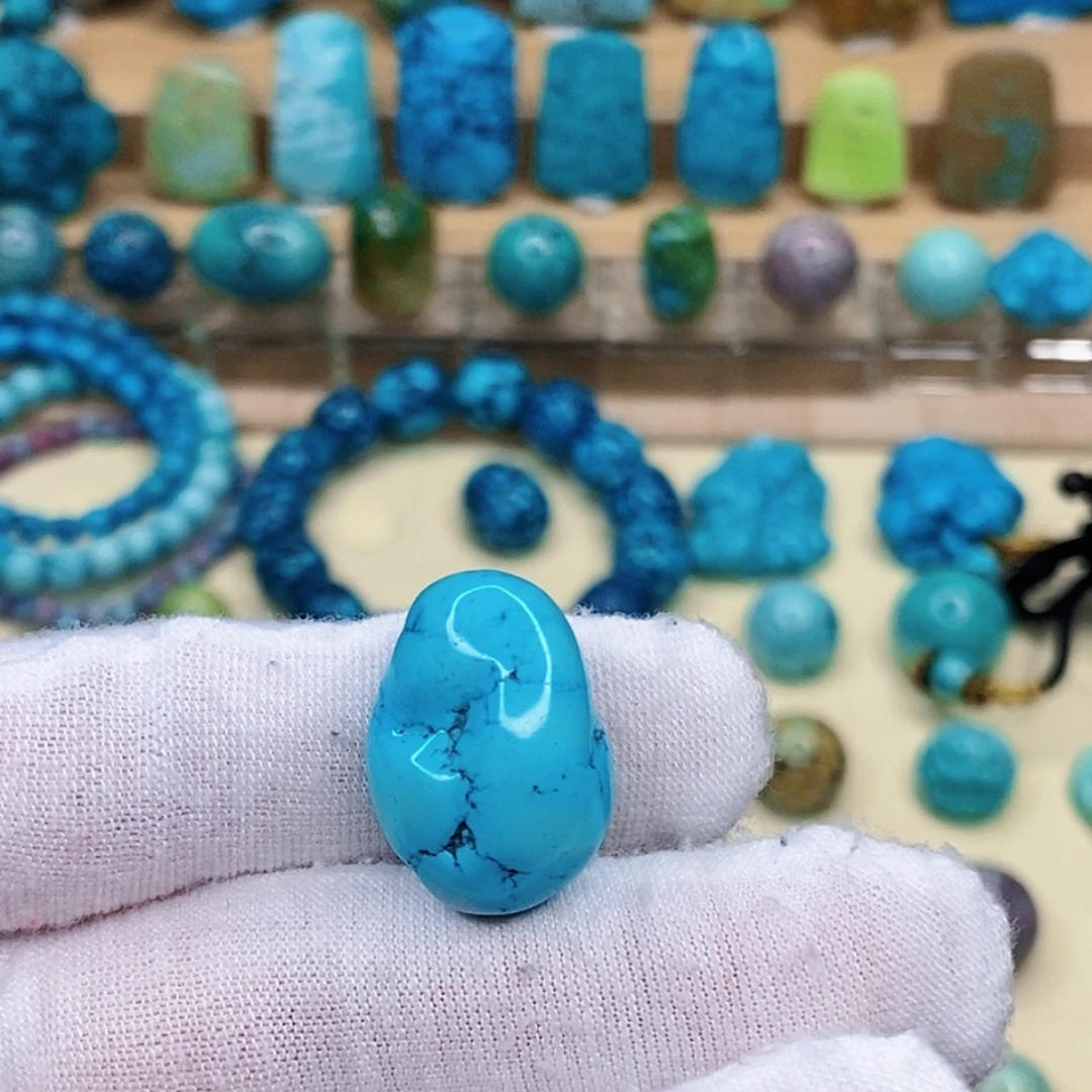 绿松石未镶嵌珠宝奇石