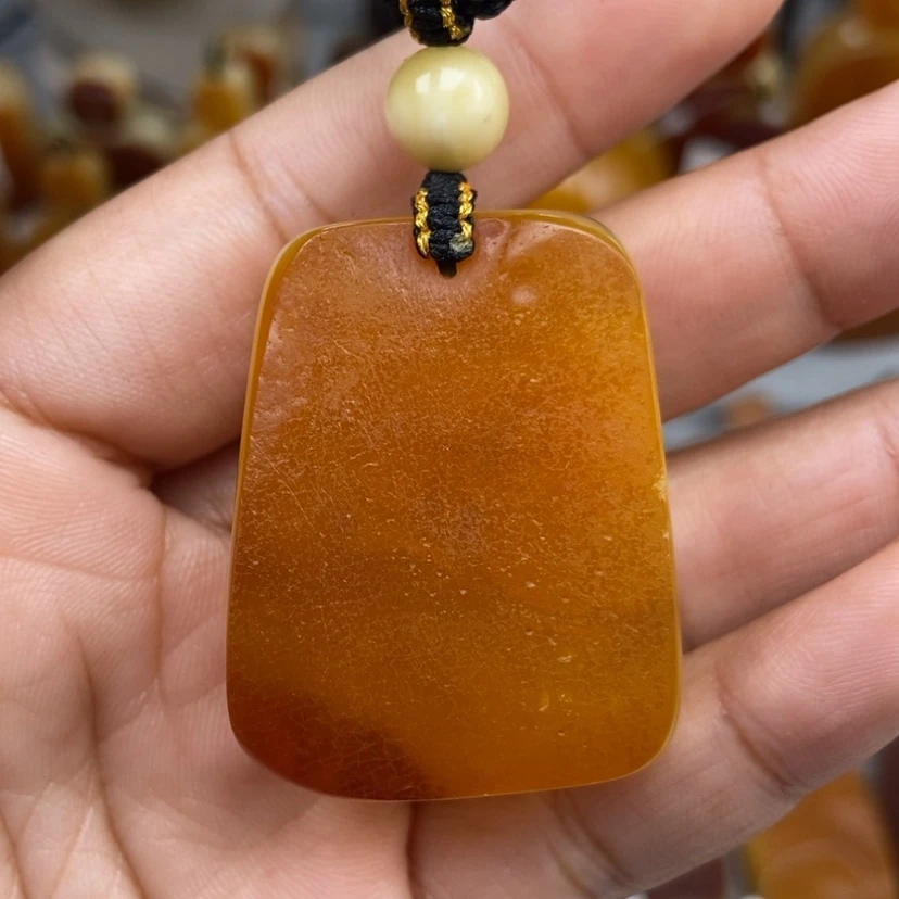 【闪购商品】琥珀颈饰未镶嵌