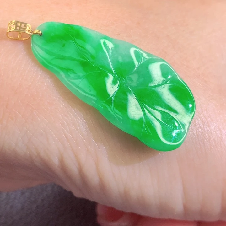 翡翠18K金镶嵌颈饰翡翠