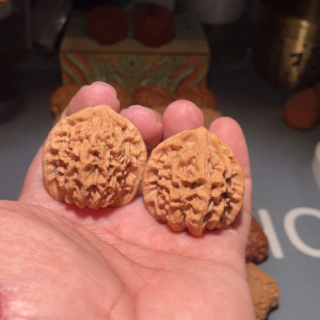 万****桃核吊坠祥云纹马蹄