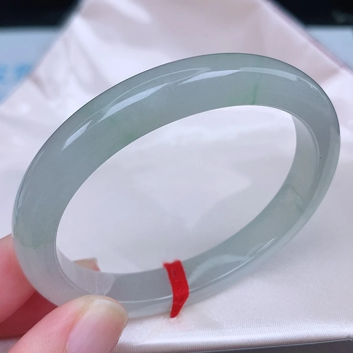 未镶嵌手镯（贵妃镯）翡翠天然
