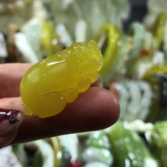 岫玉未镶嵌吊坠吊坠