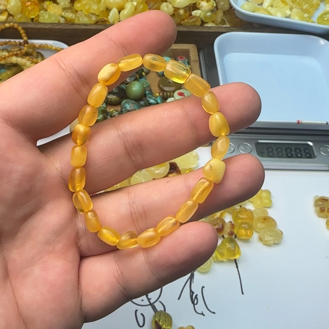 琥珀未镶嵌裸石3,68克