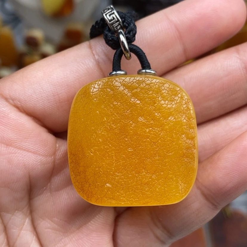 【闪购商品】琥珀颈饰未镶嵌