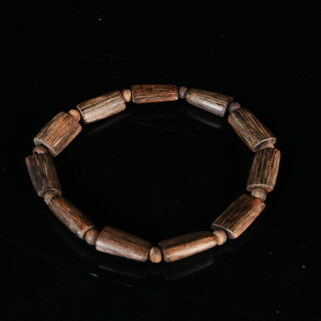 6127 文莱沉香软丝瘤疤沉水手串 /  4.6g