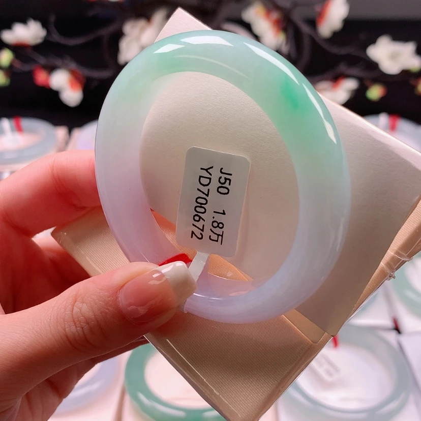 【闪购商品】未镶嵌手镯翡翠50春带彩正圈手镯