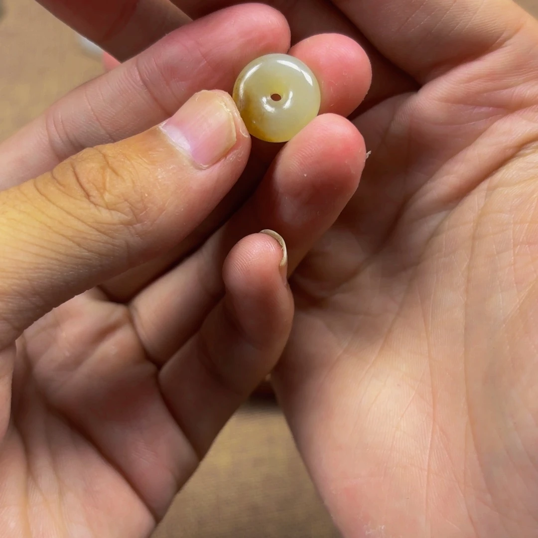 杰***@和田玉未镶嵌颈饰