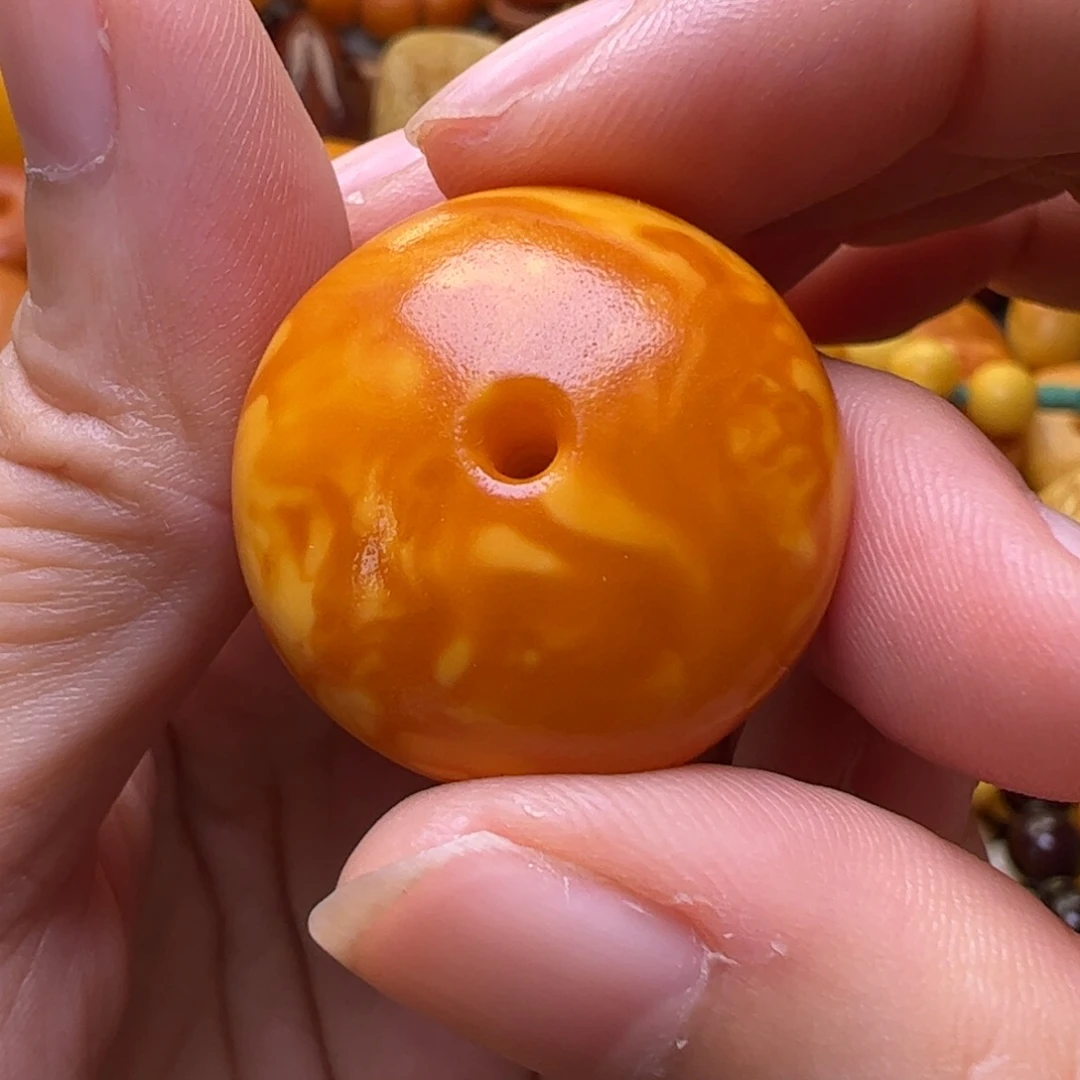 蜜蜡未镶嵌裸石扣子