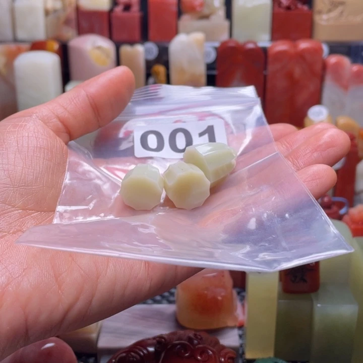 寿山石印石見**雨3个瓜瓜