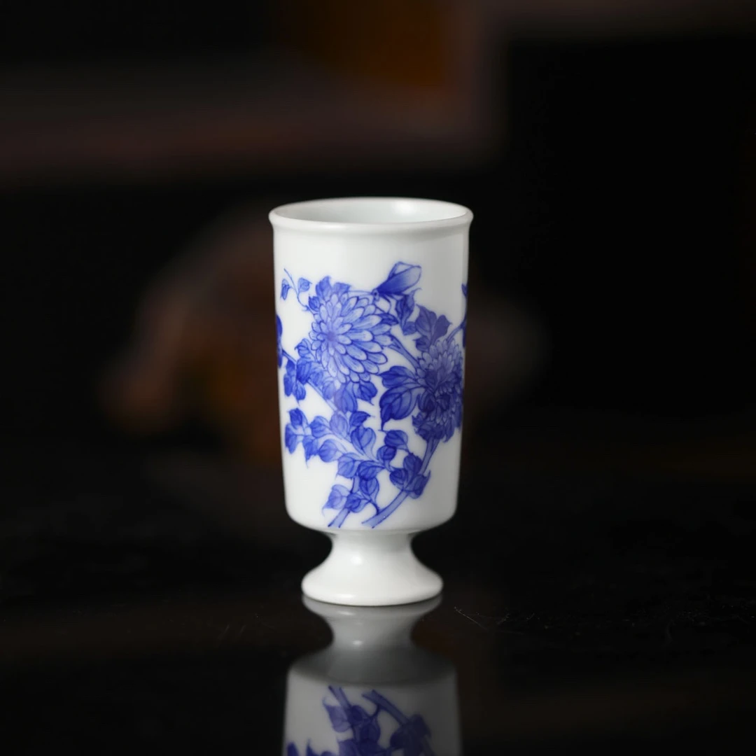 小桥-青花蝶恋花闻香杯-手工陶瓷有差异