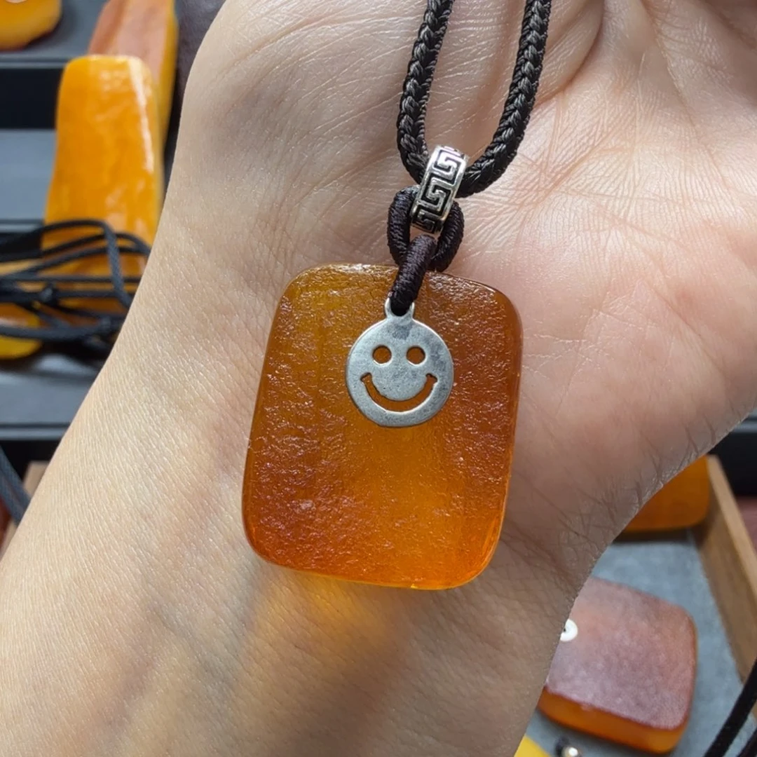 未镶嵌吊坠(赠链)琥珀