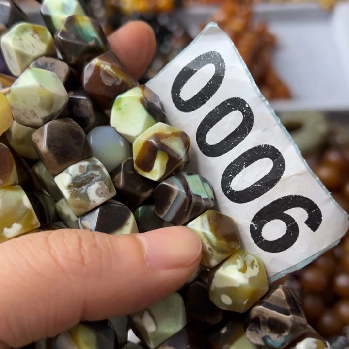 玛瑙/玉髓颈饰未镶嵌王*