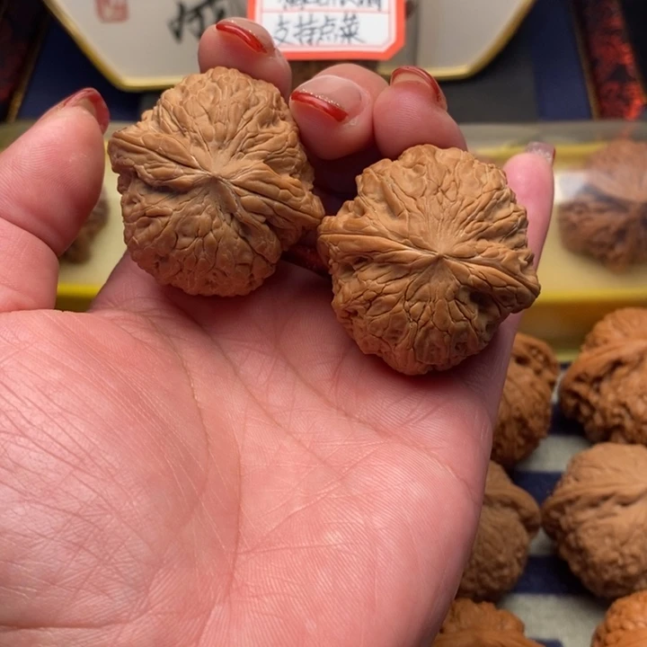 艳***儿把件文玩核桃铁锤